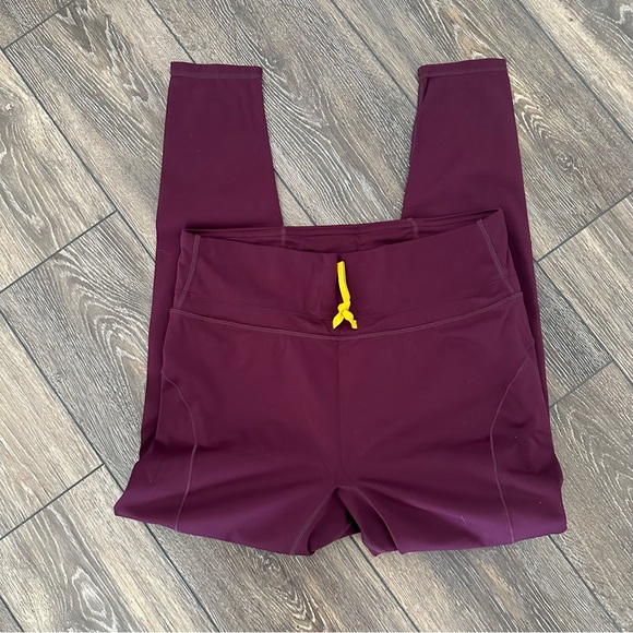 Fabletics High-Waisted Motion365® Paneled Legging - Picture 2 of 5